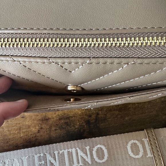 Valentino Orlandi Beige Quilted Crossbody Bag Dual Compartment NWT - Picture 6 of 10